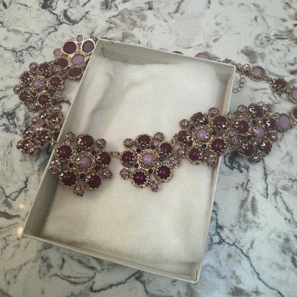 Beautiful Necklace - Picture 3 of 4